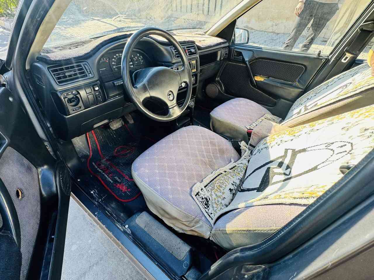 السلام عليكم اخوتي مثل ماموضح بصوره اوبل فكترا (للبيع)حجم 20موديل 90 گير محرك شرط  گير (اوتو) سنويه لل27 +كوبون بانزين العنوان (كركوك حي القادسيه قرب جسر ليلان) السعر 42وبيها مجال والشراي يخابرني ويجي يشوف وبي خير ويدلل رقمي ***********وتحياتي لجميع الاخوه
