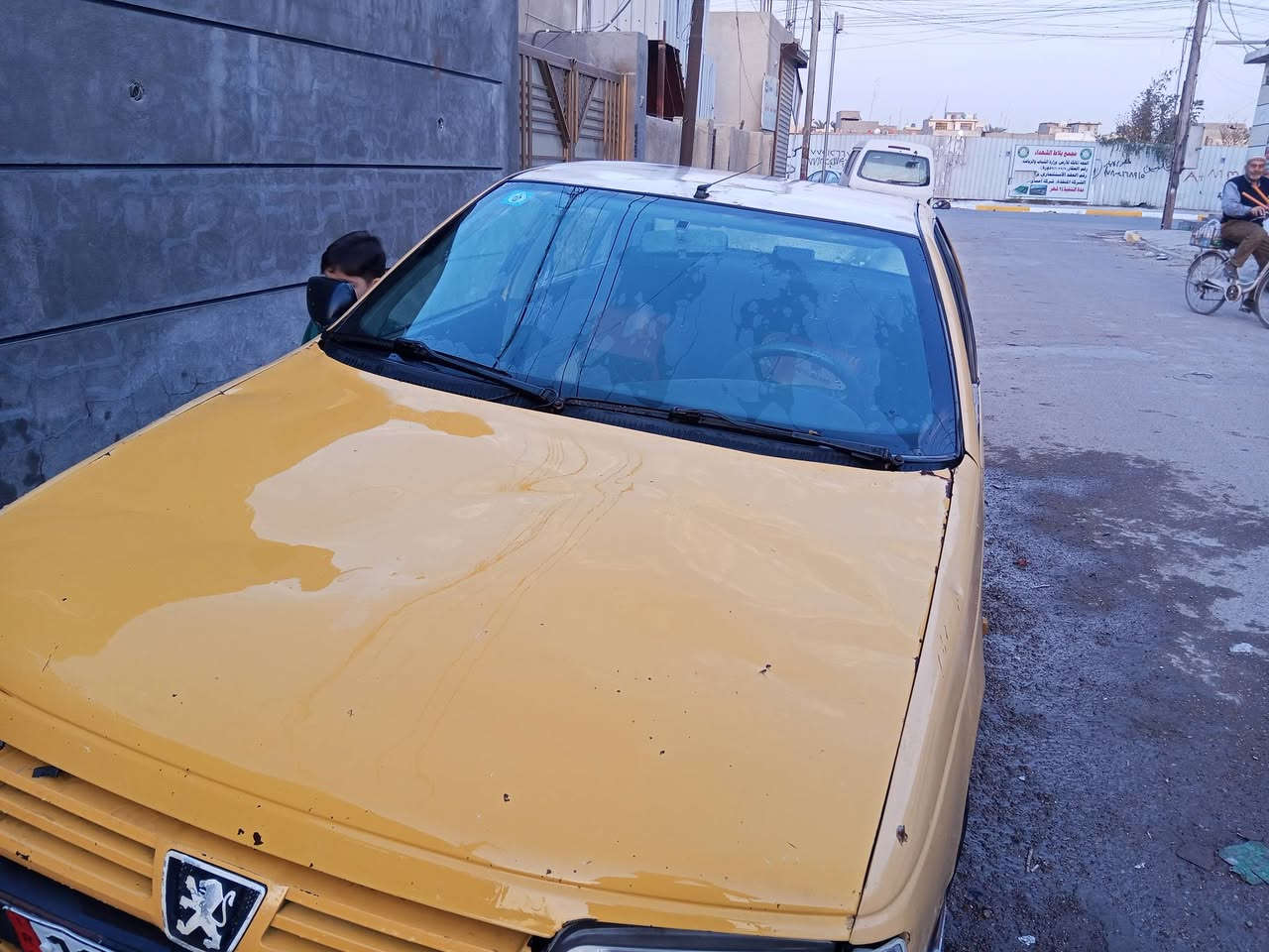 سلام عليكم بيجو موديل 12 محرك كايم سنويه باسمي 
عنوان بغداد الدورة رقم ***********
