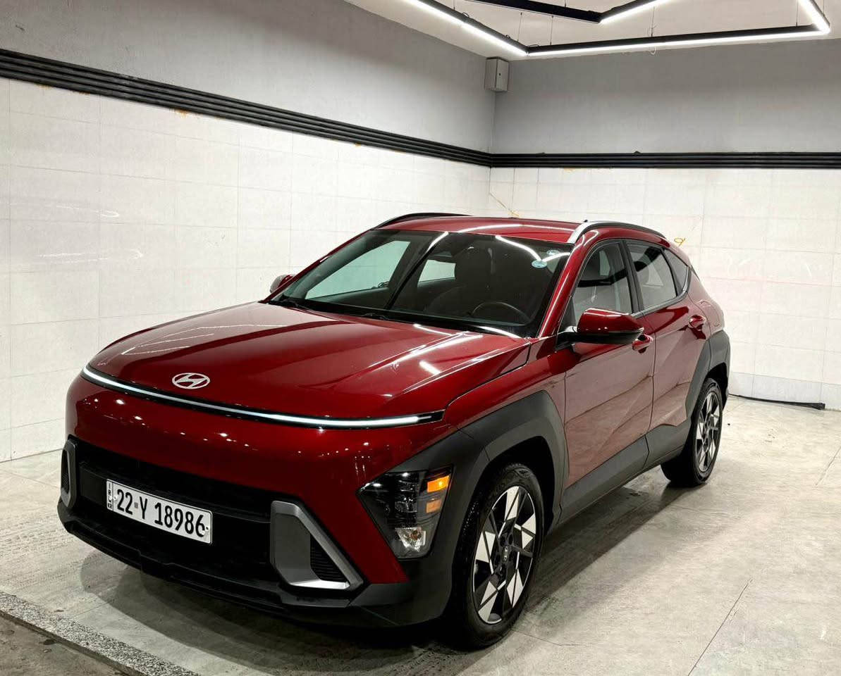 السلام عليكم للبيع فقط بدون مراوس 
هونداي كونا 2024 

ماشية (22) الف فقط جديده بوضع الزيرو  مرقمه اربيل تحويل وكاله مضمون حادث كلش بسيط نص باب مصبوغ فقط ايرباك برده بدون اي نقص

""مواصفات 
بصمة تشغيل
وبصمة ابواب
كاميرة دواره
تبريد قطعتين امامي وخلفي
شاحن لاسلكي 
ويل كب كروم
كشنات كهربائي
مصابيح LED أمامية.
مصابيح LED خلفية.
أضواء ضباب.
أضواء LED ساطعة خلال النهار
نظام الدخول الذكي.
نوافذ كهربائية.
محرك 2000 دوش
مداخل تايبسي
حساسات خلفية لصف السيارة
نظامي  Android Auto و Apple CarPlay.
نظام الملاحة GPS.
اتصال Bluetooth.
اتصال USB.
نظام تثبيت سرعة ذكي.
تشغيل المحرك عن بعد.
نظام تثبيت السرعة.
العنوان بغداد العطيفيه

للأستفسار ***********

السعر 183وبيهة مجال بسيط بغداد, العراق
