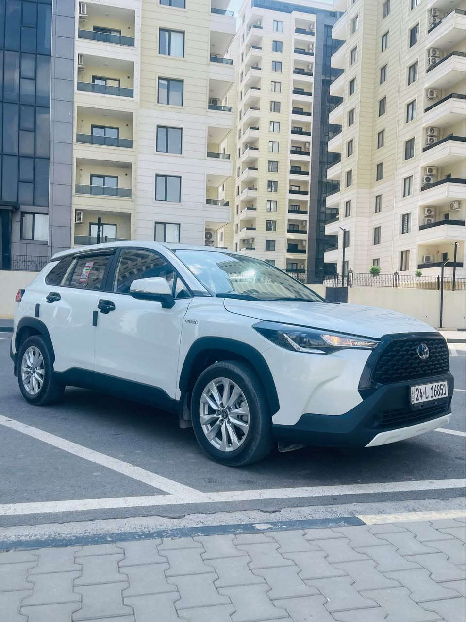 Toyota corolla croos 
  
موديل 2023 
مواصفات فول 
فتح سقف
رادار امامي + خلفي 
بصمة + 2 مفتاح 
تبريد مركزي ثلج نظام اقتصادي
سيارة هجين هابريد + بنزين اقتصادي 
كاميرا امامي + خلفي 
اشاير بالمري 
سيارة بدون صبغ على شركة 
ماشي 36 km حقيقي 
سيارة كماليات فول استعمال منزلي على ايدي 
سنوية جديد حته 2030
هزا جاهز مو ناقص شي 

سعر 183 مجال + عليه غرامات 680 الف ينزل من سعر 

رقم هاتف + واتساب *********** 

ملاحظة سيارة مو تبع معارض مو تابع للبايع شراي دهوك, العراق
