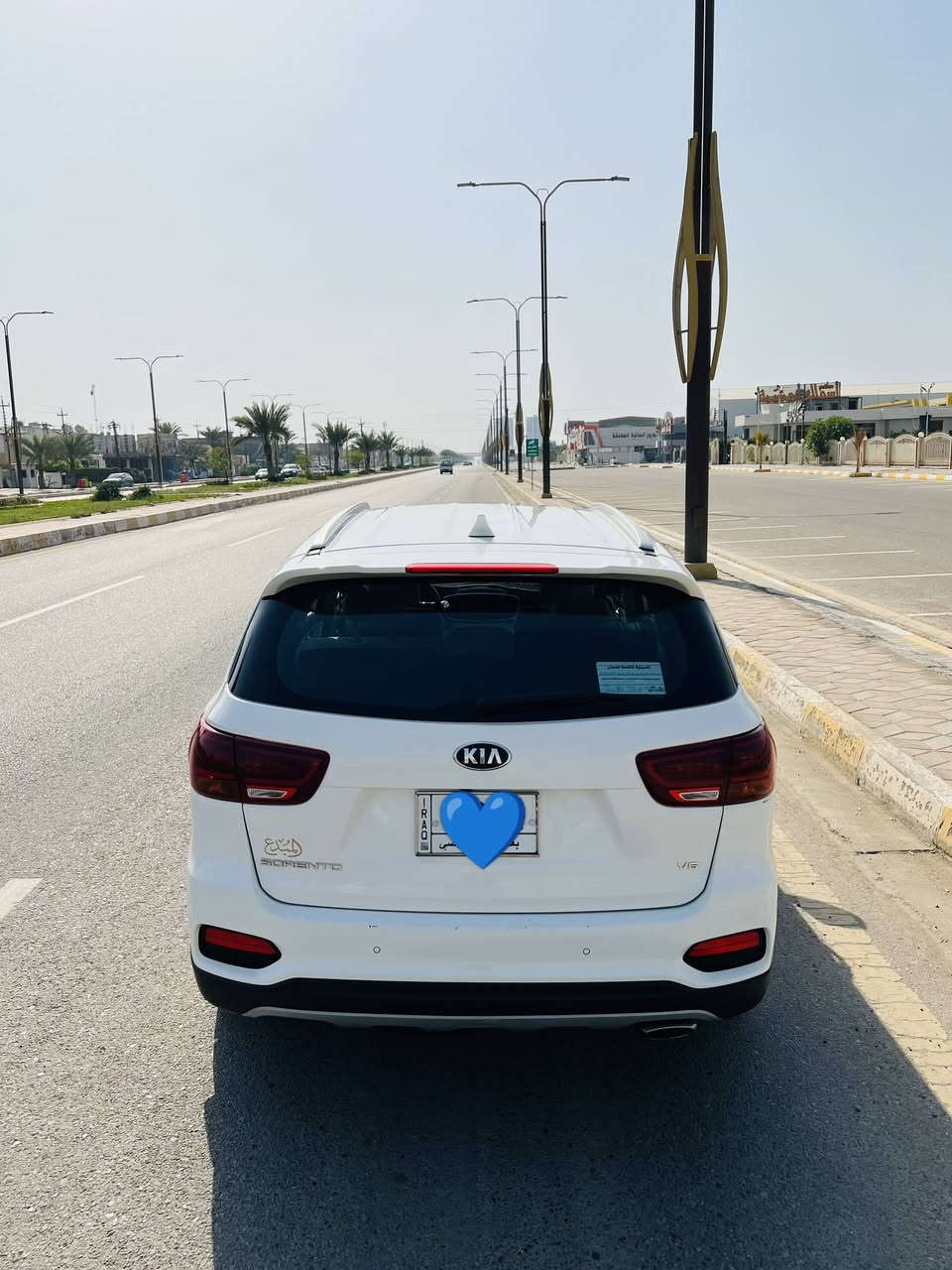 السلام عليكم
كيا سورنتو 2020
ابيض لؤلؤي 
خليجي مكفولة كفالة عامة من ضربة وصبغ وبارد ✅
ماشية 100 الف فقط

فول فول مواصفات ماعدا البانوراما 
 
كشنات جلد 
كشنات كهرباء 
كشنات هيتر
لايتات LED خلفي و امامي
حساسات امامية 
حساسات خلفية
نقطة عمياء 
اشاير بل مري
مري شفط كهرباء
جنطه كهرباء
7 راكب عائلي 
محرك ستة سلندر 3.5L
گير 8 نمرات 
حساسات امامي و خلفي جانبي 
وبعد هواي مواصفات…
السيارة ما شاء الله تتعب تكول عليهة جديدة السيارة

رقم بغداد تحويل مباشر ثاني يوم 

مكان السيارة بغداد العامرية📍

للتواصل : ***********
.........   ***********
سعرها 27,000$ و بيهة مجال ولتحجي عل سعر اذا متجي تشوف نضافة السيارة ( بوضع الوكالة )
