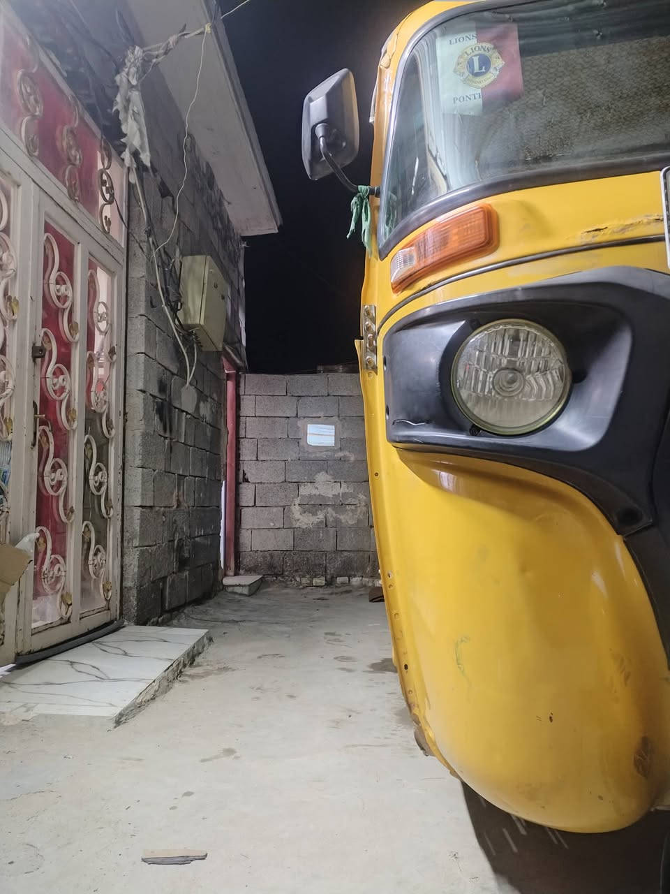 سلام عليكم تكتك للبيع كفاله من صبغ والمعجون وضربه  تكتك بلاديه موديل 19شهر 12 رقم وسنويه سعر 5600 وبيها مجال خاص مقلق اتصال ***********
