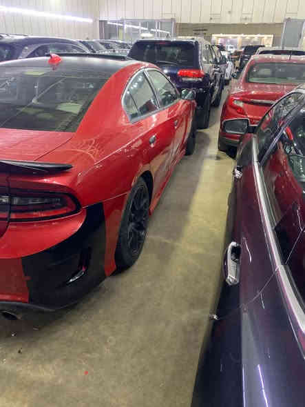 السلام عليكم جاجر srtسكات باك ٦٤٠٠
موديل ٢٠١٥ فول مواصفات 
سونار كدامكم مسوي جديد 
مكان السيارة بغداد البياع 
عارضهة ب ١٦٠ وبيهة مجال 
ستفسار  اتصال ***********
