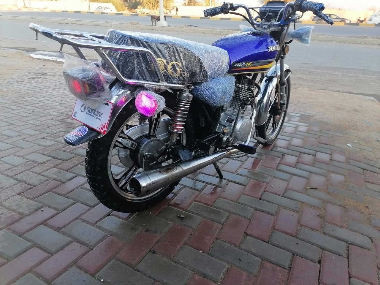 السلام عليكم
سيفان 23للبيع الاصلي  باب اول0.1 نضافه فول»»» 
نشاط فول 🔥
طيران ✈️
محرك كيرشرط  نعومه فول»»»» 
كهربائيات كلها شغاله درع امامي نشرات»»» 
درع دشبول موطور مال جناي مامتعوب»»»» 
ملاحضه........ 
رجاءءء الموشراي لاتكسر بحلال ناس كلشي»»» 
 موجود بل سوك. 
السعر 450 وبي مجال بيع مستعجل 
الاتصال ***********««««
             ***********««««
المكان بيجي.
