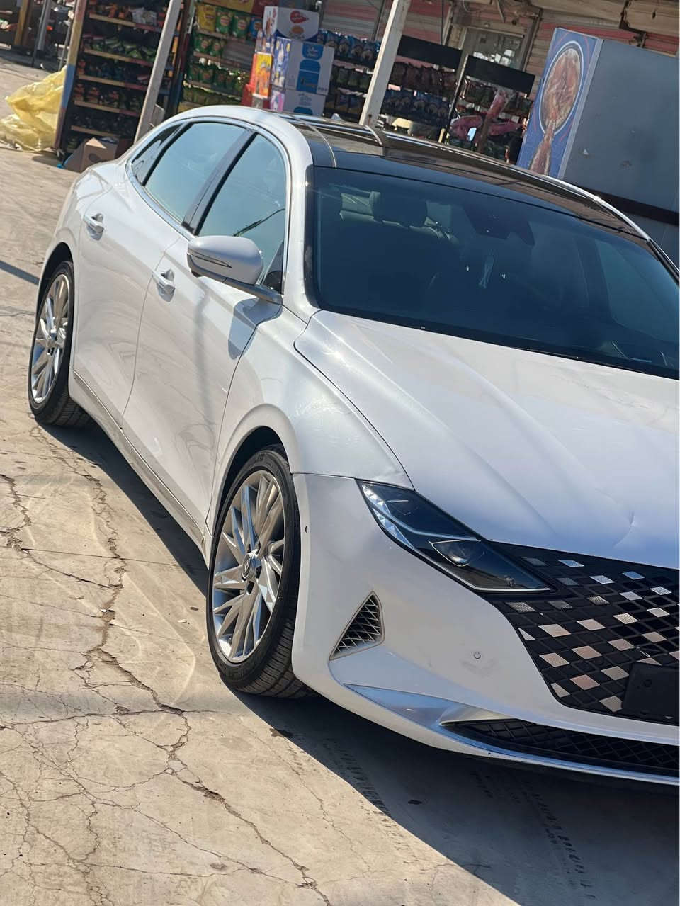 السلام عليكم ازيرا للبيع موديل 2023 مكينة 6 سلندر بانزين فقط بدون غاز السونار موجود بل صور وارد كوري ضربتها جاملغ امامي بعدها ممرقمة السعر 150 وبيها مجال واذا تريد ارقمها الك بس السعر يختلف للاستفسار *********** بغداد, العراق
