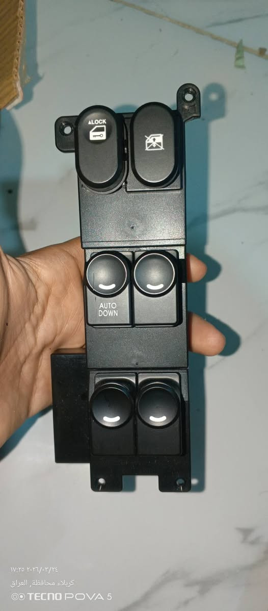 مفتاح التحكم الرئيسي بالنوافذ والقفـل (Master Power Window Switch) المخصص لسيارة هيونداي أكسنت (Hyundai Accent)، وتحديداً للموديلات المصنعة بين عامي 2011 و2017.


**إذا كنت صاحب هذا الإعلان وتريد حذفه لأي سبب، رجاءا أرسل رسالة إلى الدعم الفني**