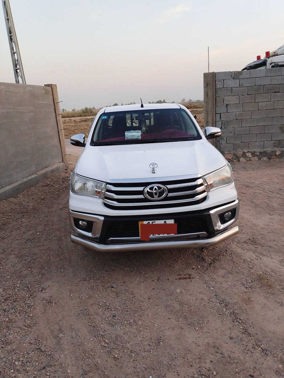 بيكم هايلوكس موديل2016سعوديه فول مواصفات بيهه بس بارد بل جاملغ الخلفي بدون صبغ رقم انبار تحويل ثاني يوم السياره بسمي 
رقم الهاتف.
***********
