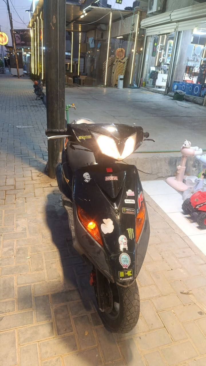 دراجه ثعلب نضيفه وتخبل سرعته 140 بيه ملصقات حلوه رايده ب 300 وبيه مجال المكان بغداد حي الجهاد رقمي *********** وتدللون ❤
