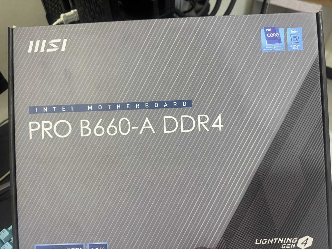 حاسبة للبيع كاملة او تفصيخ 
1-Gpu Rtx 3070ti ASUS tuf 
475 الف قفل 
________________________
2- m.b + cpu + cooler 
B660 msi pro + i5 12400f +240 كولر 
350 الف 
________________________
Power 700w fsp 
75 الف 
________________________
Ram t force 8x4 32gb 3600hz
سعر الكت 16gb 135 الف قفل 
________________________
شاشة Aoc 
2k 170hz
27 حجم
السعر 225 الف قفل 
________________________
سعر القطع مليون و 395 
تاخذها كامل احسبلكياها مليون و200

اي استفسار خاص 
***********
واتساب او اتصال 🤍
