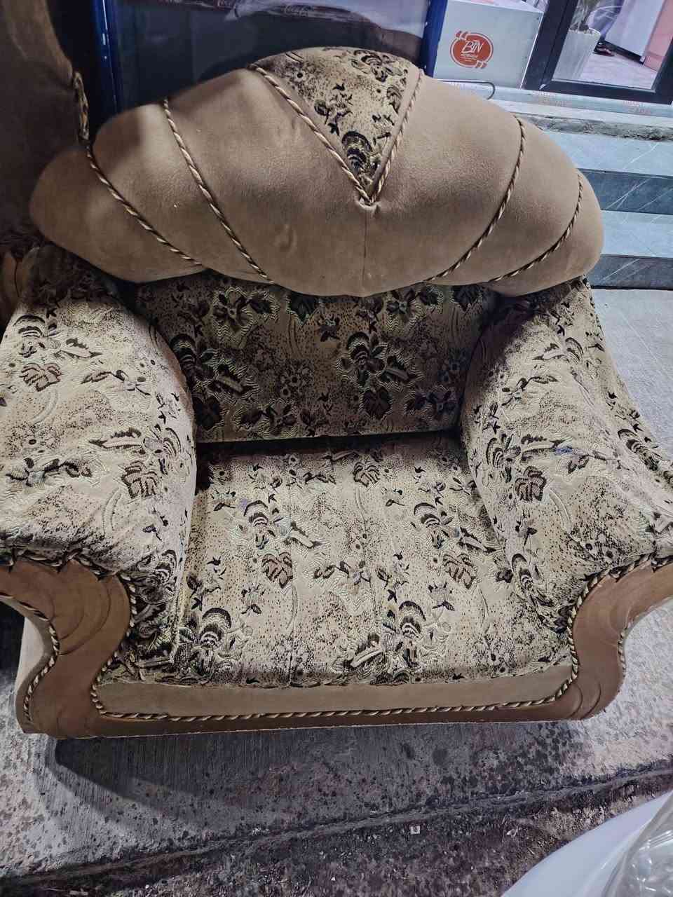 بسم الله😍😍😍
تخم قنفات ١٠ مقاعد

حطاطة العيب بي فقط يدات تريد ترتيب

السعر ١٥٠ مع توصيل داخل حديثة 😍

هم ابيع قنفات كراسي كلشي وحد

الموقع الجديد حديثة السبحاني مجاور متوسطة الزهراء *********** أبو وسيم
