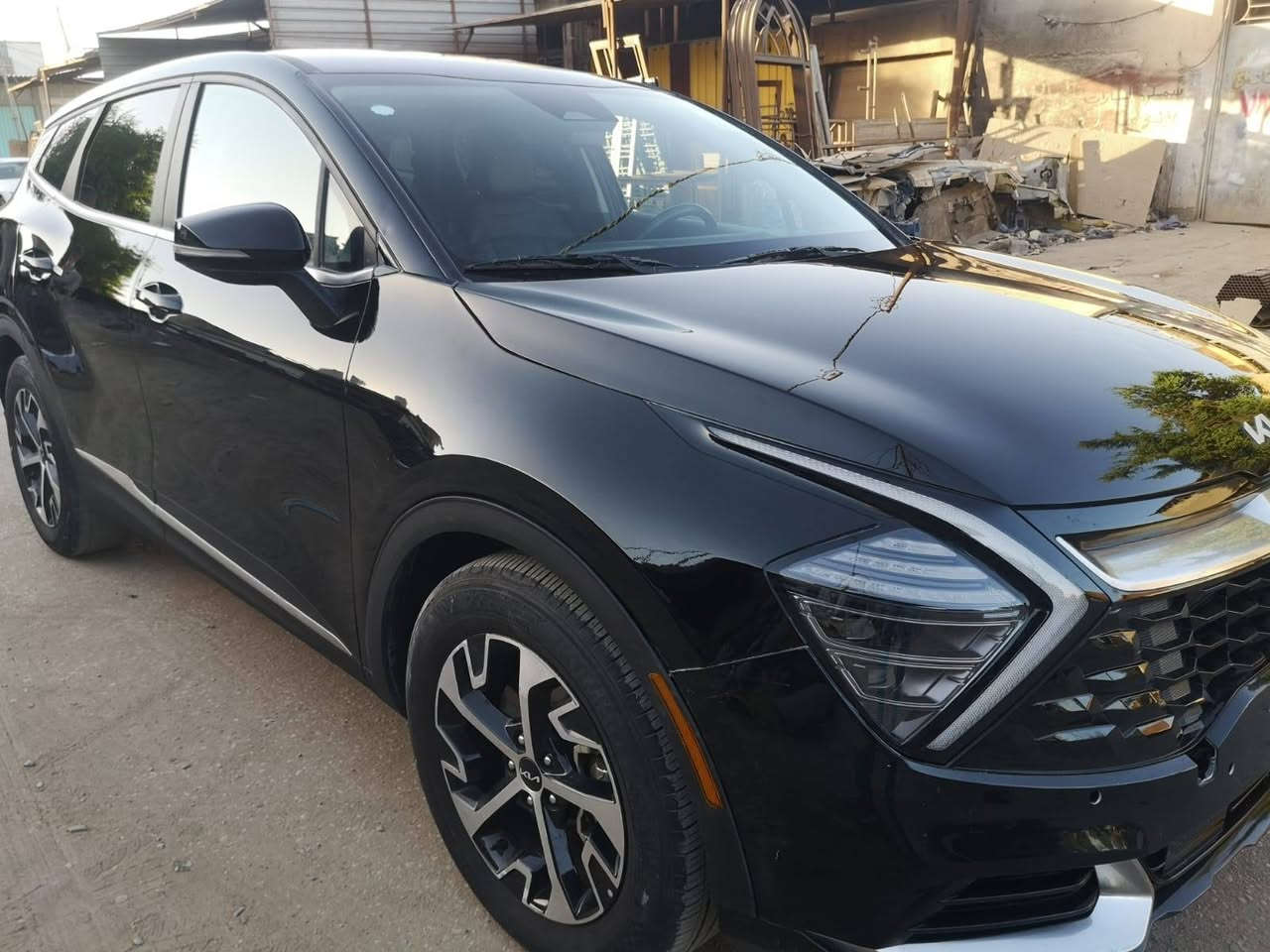 🚗 كيا سبورتاج 2024 فئة EX
✨ نظيفة وجاهزة للاستخدام
🔹 الموديل: 2024
🔹 الفئة: EX
🔹 المحرك: 4 سلندر
🔹 القير: أوتوماتيك
🔹 الدفع: أمامي
🔹 العداد: 47 ألف كم
🔹 اللون الخارجي: أسود
🔹 اللون الداخلي: أسود
⚙️ المواصفات:
✅ شاشة لمس كبيرة
✅ كاميرا خلفية
✅ رادار (مساعد تصادم + المحافظة على المسار)
✅ تشغيل بصمة
✅ مثبت سرعة
✅ تحكم من المقود
✅ دخول ذكي (Smart Key)
✅ مرايا كهرباء مع إشارات
✅ جنوط ألمنيوم
✅ إضاءة LED
✅ مكيف قوي
💰 السعر: 180 ورقة
📍 المكان: كربلاء
📞 الهاتف: ***********
