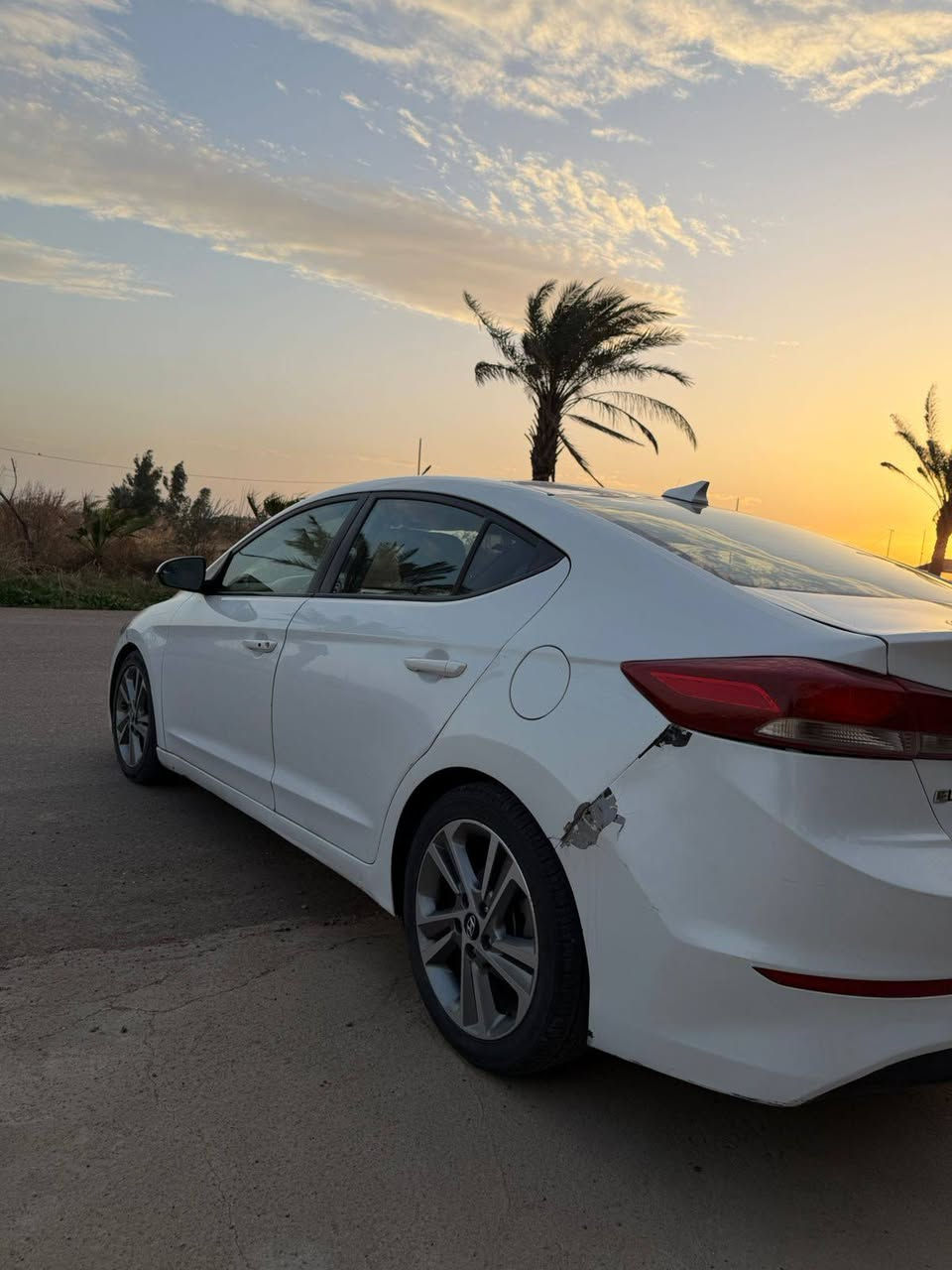 السلام عليكم
النترا للبيع مديل ٢٠١٨ لمتد أمريكي حادثها مرفق بل منشور 

بصمه فتحه حساسات كامره دواره فول موصفات بنيد كلير 

مكان سياره بغداد حي جهاد السعر ١١٧

ل استفسار ***********

***********
