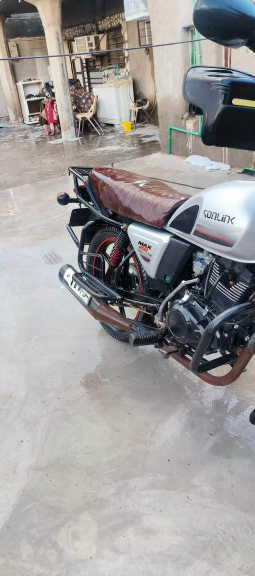 سلام عليكم دايوان جبلي للبيع كفاله عامه دراجه نضيفه وحلوه شوفت عينك كهربائيهت كله شغاله ما نقصه برغي العنوان بغداد بسمايه السعر مليون وبيه مجال حك الجيه مستعجل عله بيعته ***********وراق صولي
