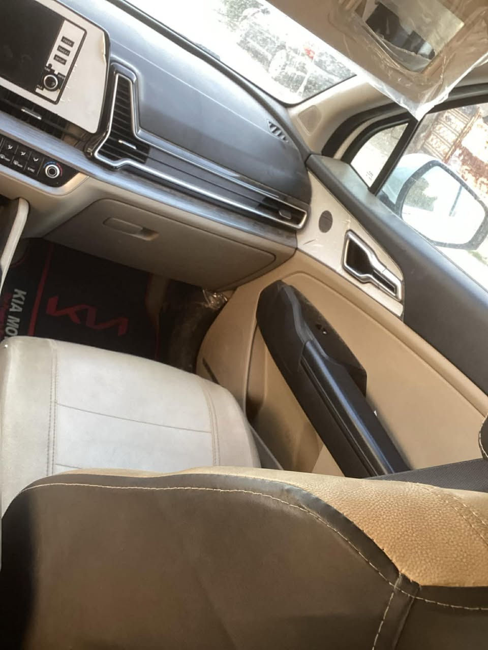 السلام عليكم
كيا سبورتج ٢٠٢٣  خليجي ضمان دوليه
كفالة عامة ما عدا بارد بسيط جداً
ماشية ٦٠الف كيلو حقيقي 
رقم أربيل انكليزي الجديد  
المواصفات✅:
*بانوراما*
* داخل بيجي•
* سعة المحرك 2.0L•
* ويل كب ١٩•
* تشغيل عن بعد•
* حساسات أمامية + خلفية•
* شحن واير ليس•
* هاند بريك بصمه•
 * بصمه عدد ٢
* مري شفط + اشارة
* منافذ شحن للمقاعد
* تبريد بيانو قطعتين (منفصل)
* كراسي كهرباء+تدفئه كشنات + تدفئه استيرن  
* لد ترحيب
* اوتو هولد
* شاشه كبيره
* نضام نزول منحدرات
* مانع انزلاق
* تحكمات ستيرن
 * كامره خلفيه دواره 
* ماسحه خلفيه
* بصمة دخول 
* حساس مطر
* السعر237 وبيها مجال بسيط حك الجيه 
* مكان السياره بغداد 
للاتصال /***********
