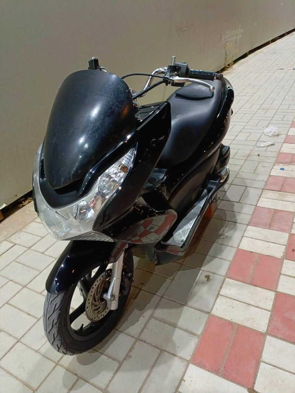 سلام عليكم PCX ياباني jf
جيل الاول مكفولة كفاله عامه مكينه ناعمه بلادي علفحص شلعه معدل فول اوراق موجوده السعر مليون او 250 بيها مجال مكاني بغداد الكرخ ***********

