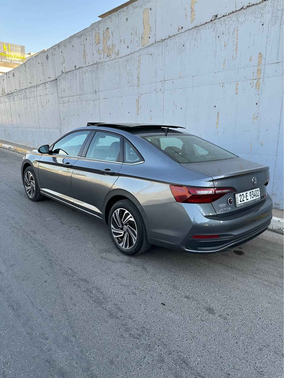 جیتا se plus مۆدێل 2022
یەک پارچە بۆیاغ بێ ژوورێ بێ ئێڕباگ
دوو دەرگا pdr
88ml ڕۆیشتووە
ناونیشان هەولێر
ژ.م /*********** أربيل, العراق
