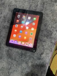 ايباد • الصوت مابي • يحتاج سماعه