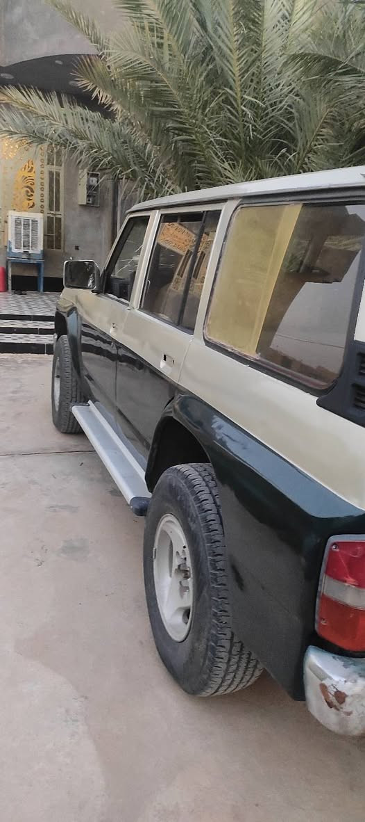 نيسان باترول .... 
 موديل 1991
 رقم بصره
 مشروع وطني
 سنويه بأسمي ثاني يوم تحويل 
محرك 4200 بانزين
تبريد شغال
 مكفوله ..صبغ للجماليه بدون حادث
تايرات حجم 16 
دفع رباعي 
مكان سياره ديالى بلدروز
اللاستفسار 
***********
‏‪***********‬‏
