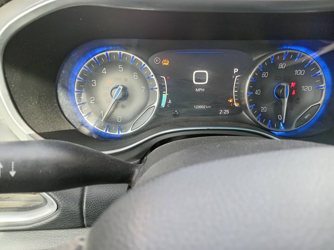 يالله سلام عليكم باسفيكا موديل 19 فئه s كامل مواصفات ما عدا فتحه مابيه سياره بيها رنكات كايمه سياره تمشي كامله تصوير فديو موجود رقم نجف مكاني كربلاء المقدسة ضربته بجم بنيد وا جاملغ واحد فقط والباقي مكفول السعر 155 وبيه مجال حك الجيه *********** مستعجل على اابيع
