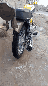 السلام عليكم دراجه للبيع كفاله عامه من الحين من اي شيء تعمير 26 موديل 17 اصلي  موجوده بالكوت شارع النفط هذا رقمي *********** ماطور بعد على السحق
