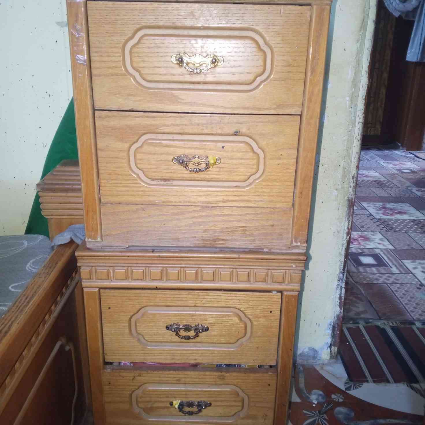 غرفه كويتيه البيع سعر ٦٠٠ وبيه مجال الستفسار على رقم ***********
