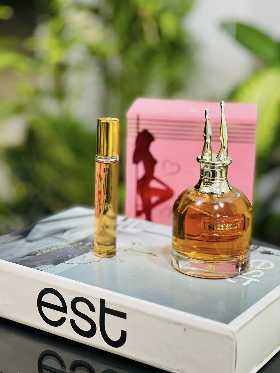 عطور من أجل رفاهية المرأة ..
الأسعار أسفل الصور ..
يمكنكم الحجز عن طريق الخاص أو الرقم التالي:
***********
