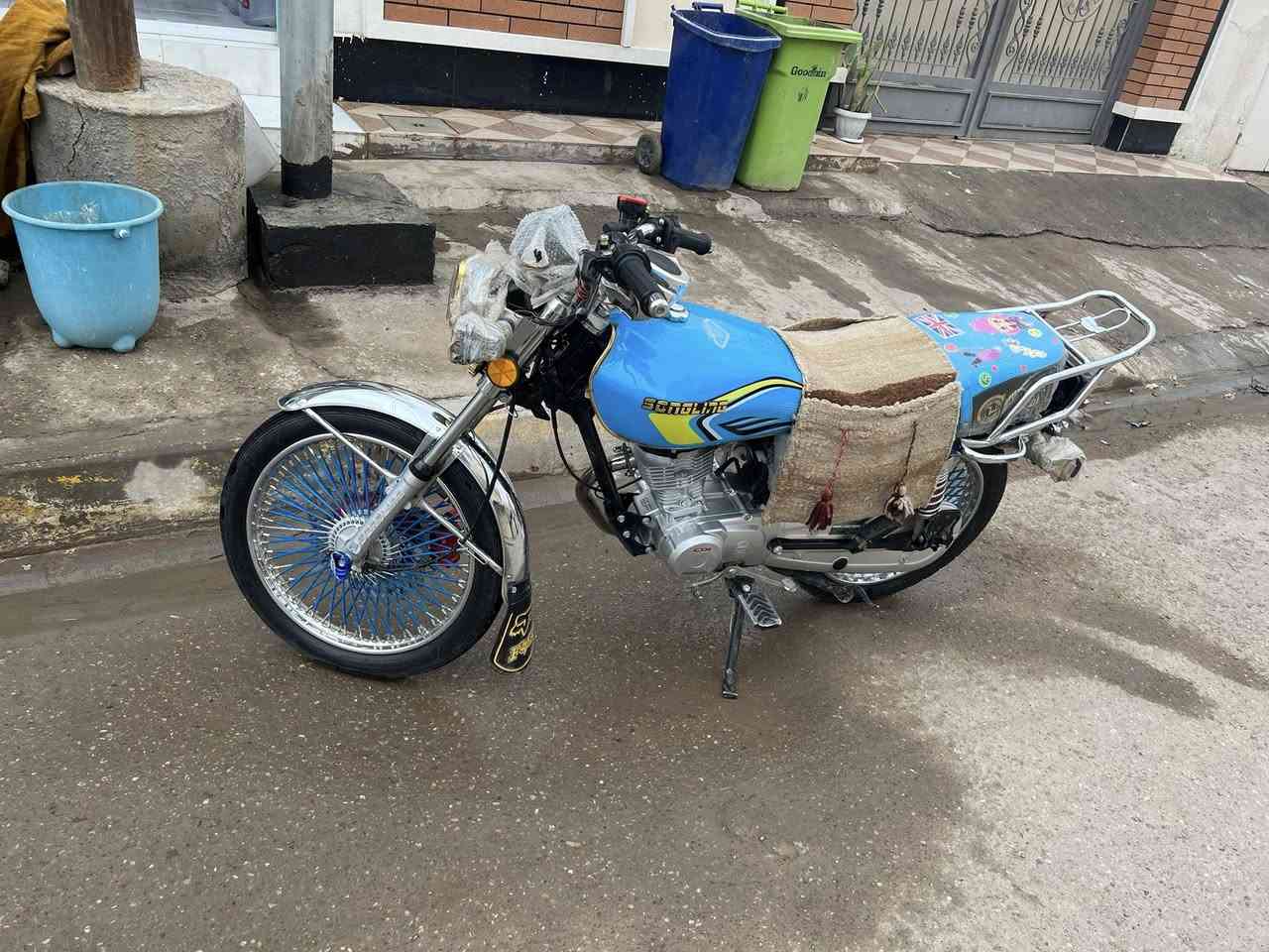 ما بعد السلام
دراجه للبيع تايكر 25
دراجه خير من الله كل نقص ما بيها ولنضافه  كدامك مكاني ديالى بعقوبه 
السعر خاص 
***********
