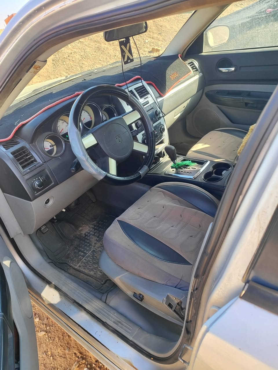 السلام عليكم للبيع موديل 9 محرك 3500 نظافه خير من الله الكير والمحرك شرط فول رقم اربيل... العنوان الديوانيه.. مستعجل علبيع عندي ظرف
***********
