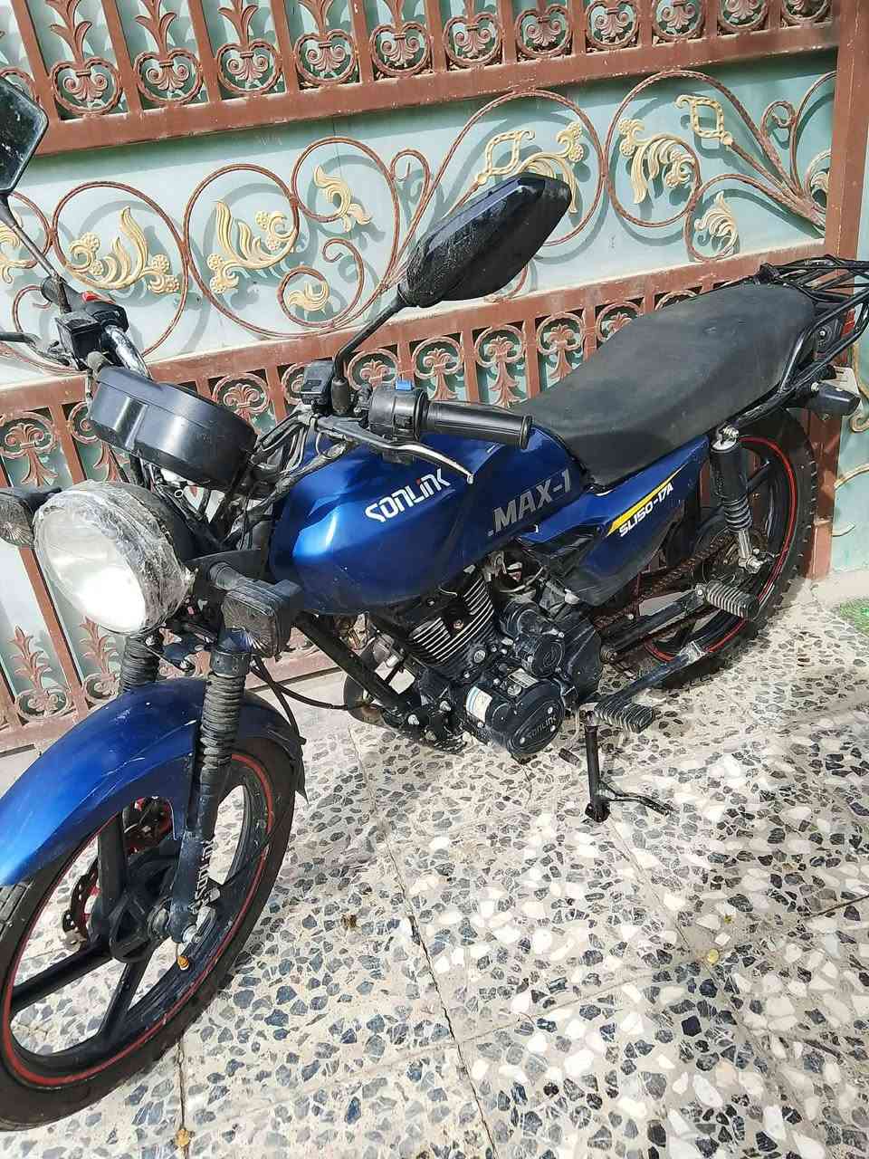 سلام عليكم.   موديل ٢٣.    سعر.   ٦٠٠.  مكاني البياع. ***********
