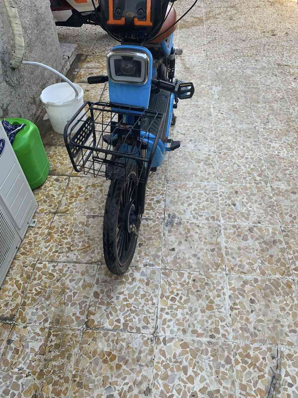 السلام عليكم للبيع مأطور حجم 20الماطور أربع بطاريات جدد الماطور يحتاجلة نفخ للتيارات والبريك الوراةًاسوي فقط لأغير بي بلوتوث السعر ١٥٠وبي مجال بسيط


**إذا كنت صاحب هذا الإعلان وتريد حذفه لأي سبب، رجاءا أرسل رسالة إلى الدعم الفني**