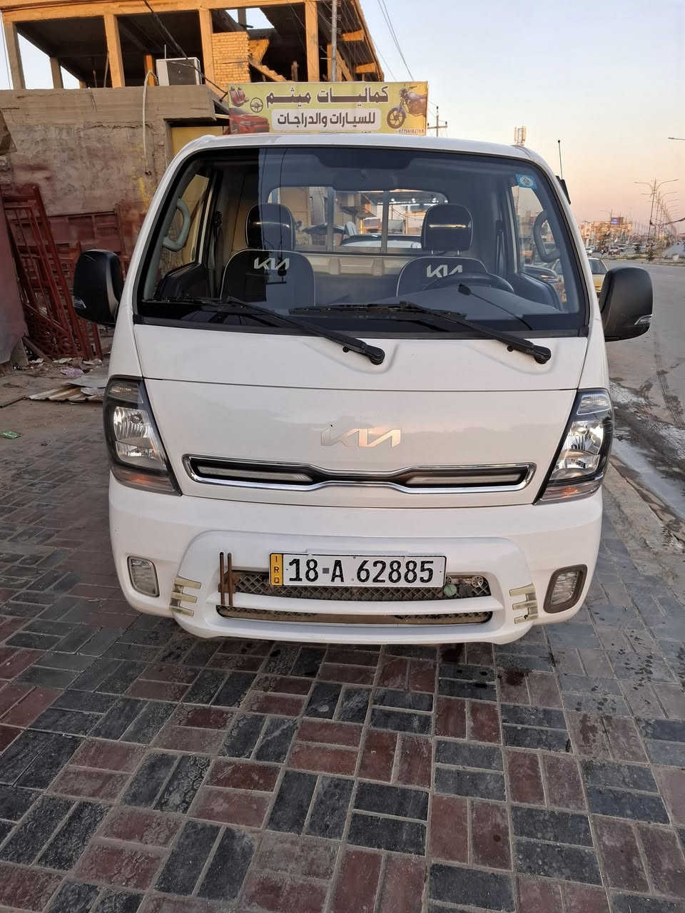 كيا حمل بنكو ٢٧٠٠ رقم بابل موديل ٢٠٢٢ سيارة جدية جاهزه مال جناي سنوية ٢٠٢٧ مكانها طويريج باسمي مواصفاتها بلوتوث شاشة تبريد خير من الله اشاير مري كامره خلفيه السعر ١٤٥ وبيهه مجال بسيط  
***********
