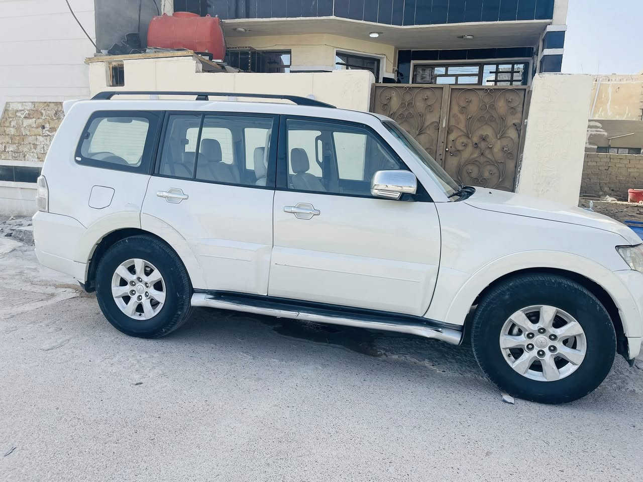 سلام عليكم باجيرو 2010 حبتور 
السياره بيه صبغ جاملغ وباب وبنيد فقط
الون صدفي المرغوب مابيه اي نقص السياره جاهزه 
مكان المحموديه 
***********
*********** 
بيه مجال بي واتساب
