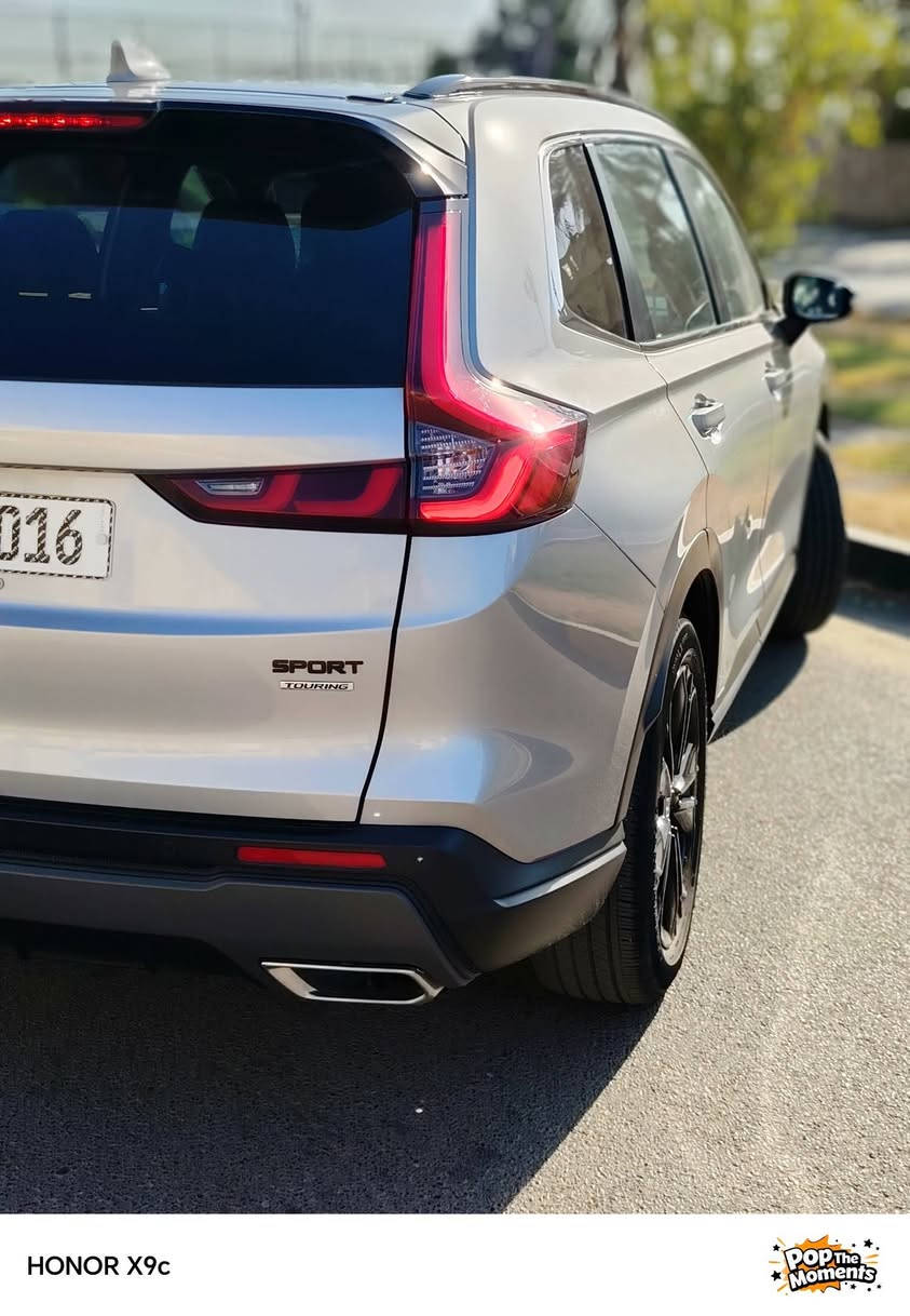 هوندا CRV TOURING SPORT  موديل 2023 استيراد شخصي مكفولة من الضربة والصبغ بيها شخط صغير بالباب خلف الراكب ماشية 60 الف مايل فول مواصفات سيارة جدا جميلة وراقية واقتصادية كل الي تريدة موجود عزل، متانه،اقتصاد، سرعة  سستم صوت 12سماعة bose ، تبريد رائع وبالنهاية ياباني الأصل كفالة عامة كير محرك منظومة هايبرد ومن الضربة.######
# #السعر_240
***********
