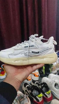 للبيع احذيه أوربيه اصليه طبي + رياضي   07854492433