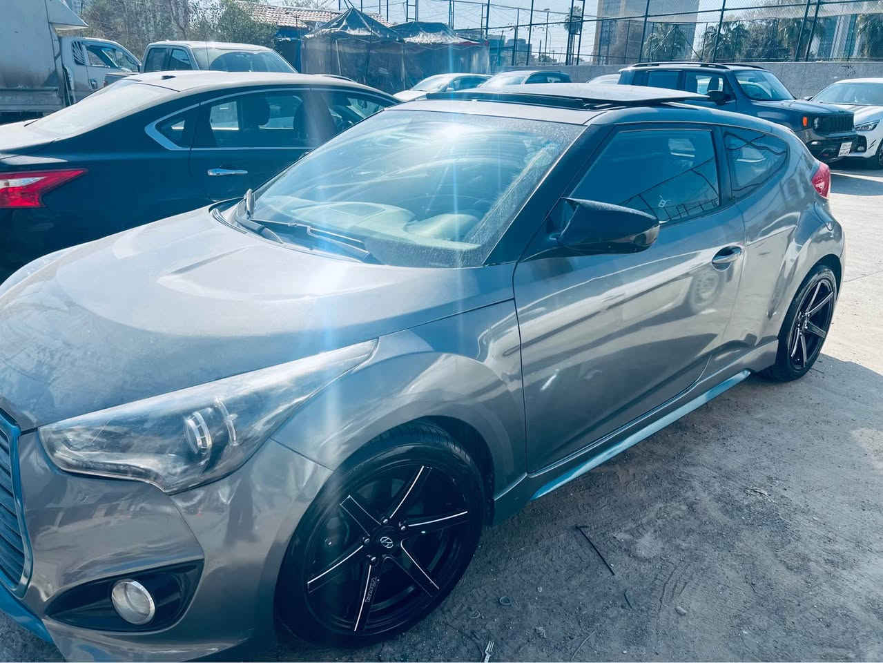 هونداي فوليستر ٢٠١٦ فول فول عزام سبوغ پێشو پشت کەپسە بێ ئەرباک بسەمە پانوراما 
کوشین جلد هیتر 
سوکان هیتر
حساسو کامیرە 
شاشە گەورە 
٣ گێر توماتیک و عادي گێر لە سوکان سماعه بيلادي Dimension 
سعري ٨٠ وهرەقە و مجال 
*********** أربيل, العراق
