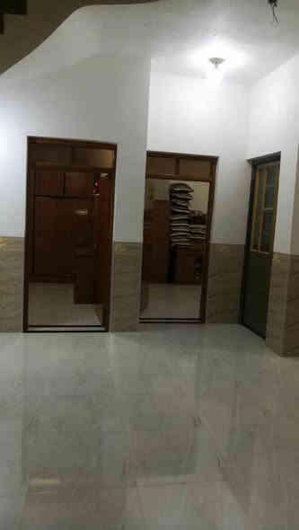 توفر لدينا البيت طابقين جديد البيع بسبعة كيلو اخلف المعارض سنه 
طابو صرف 

 البناء ٢٠٢٢بي ٤بي غرفه نوم بناء حجر والثاني بلوك يرهم مراوس للبيت ع شارع ٤٠
مساحته ٢٠٠

السعر ١٢٥وبي مجال 

للمزيد من التفاصيل يمكنكم زياره مكتبنا مكتب العين العقار ع شارع 40 مدخل الصوفيه الثانية 
او الاتصال على الارقام 

***********
***********

***********
