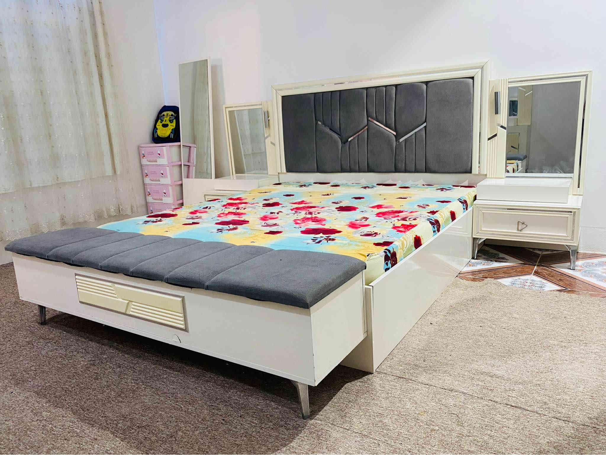 مزاد انس الوندي 

غرفه نوم تركي لون اوف وايت ورصاصي كلش نظيف وجديد 9 قطع ويا الدوشك مالته سعر 675 الف 

للبيع والمراوس مراسله الصفحه او اتصال على رقم التالي 

*********** 

عنوان بختياري اول شارع السيطره قبل خليل ابو باله خناقين
