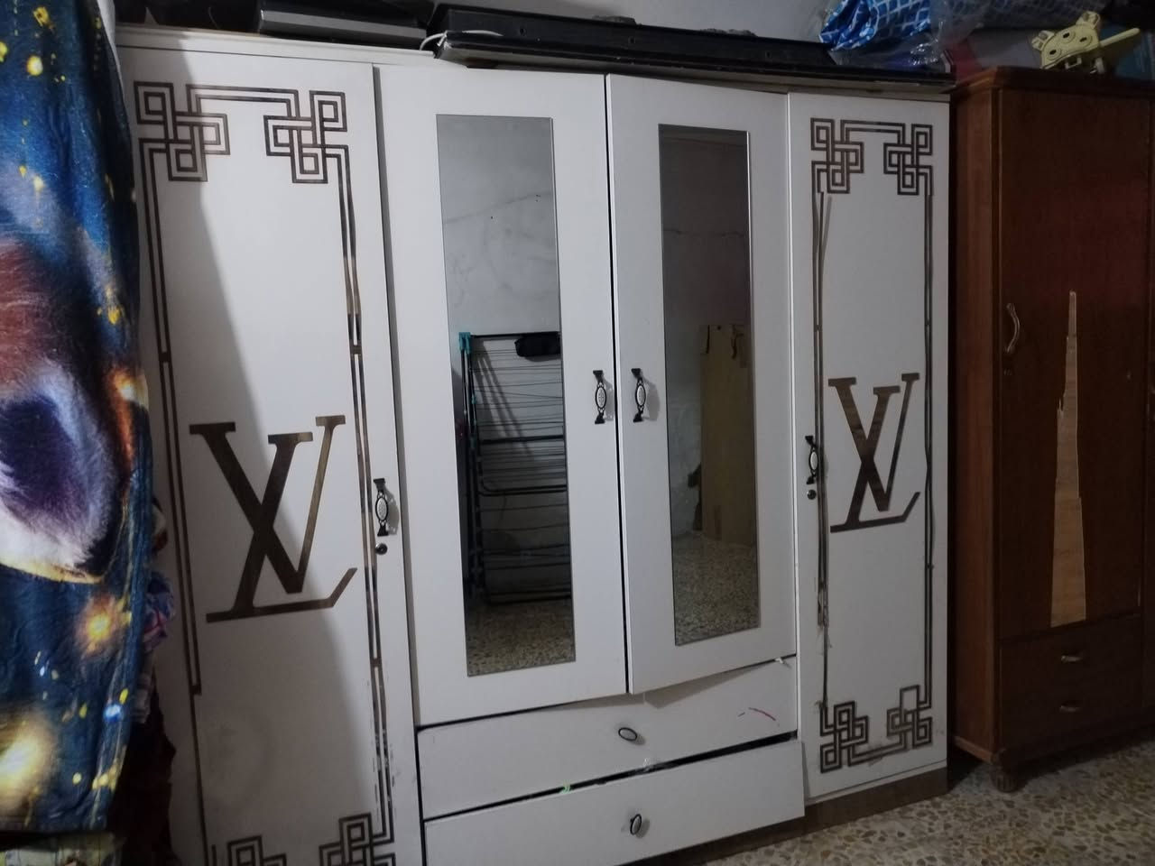 سلام عليكم اغراض بيت نضيفه جدا للبيع لاتصال ***********
