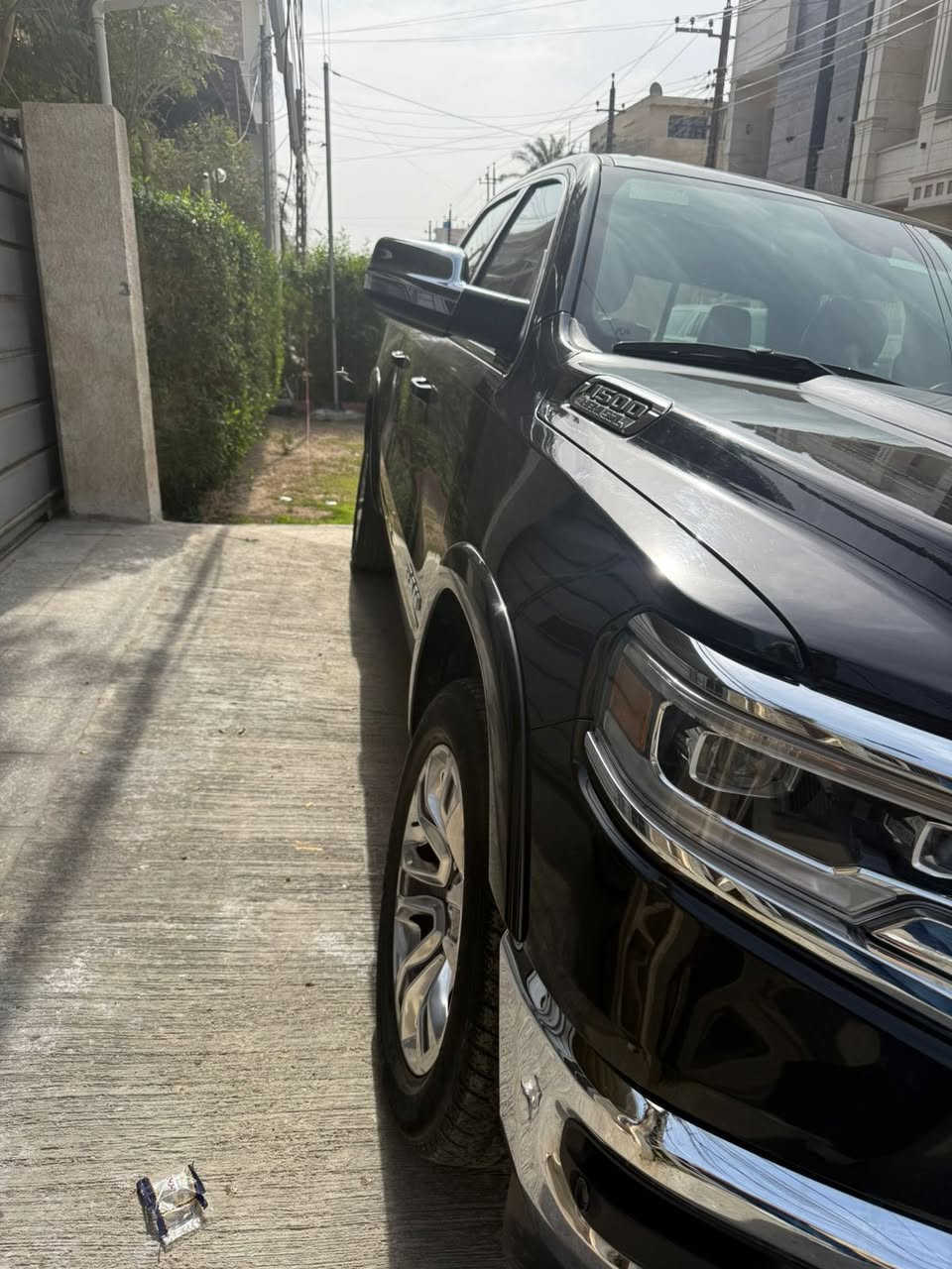 دوج رام Ram 1500 Limited Longhorn 2023 بحالة الوكالة، نظيفه جدا
• خليجي أصلي هارلم 
 • رقم أربيل تحويل وكاله نفس اليوم 
 • محرك HEMI 5.7  
8 سلندر 
 • دبل (4×4)
 • كير  أوتوماتيك 8 سرعات ماوس 
 • داخلية جلد لونك هورن الفاخرة مع تطعيم خشب
 • شاشة كبيرة 12 إنج
 • فتحة سقف بانوراما
 • كاميرات 360 + حساسات أمامية وخلفية
 • تدفئه تبريد  للمقاعد
 • تشغيل بصمة + دخول ذكي
سياره جاهزه مابيه اي مصرف
سعر 430 وبيه مجال 
مكان سياره سيديه 
 ***********
