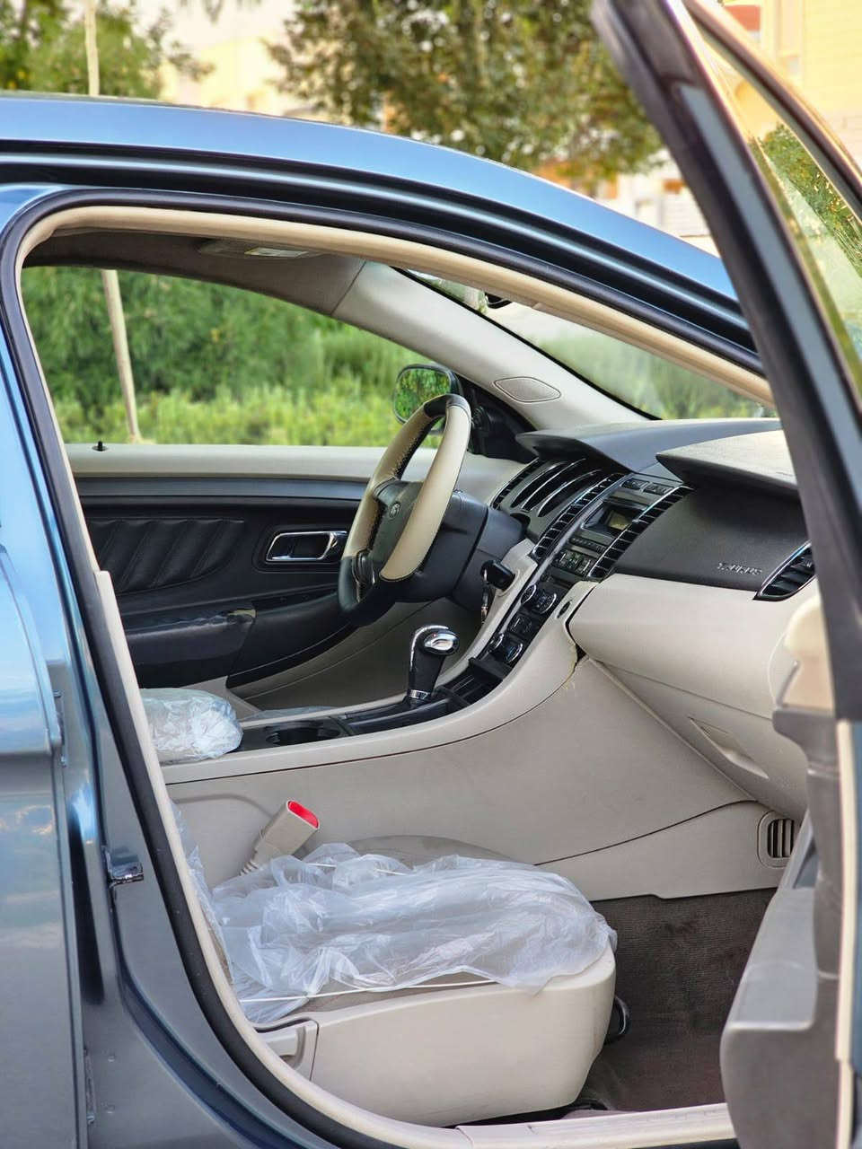 سلام وعليكم فورد تورس ٢٠١٠ للبيع رقم سليمانيه  انكليزي  كير محرك صدر كله فول دواخل فول مكاني نجف الاشرف سعر 92 وبيه مجال للستفسار *********** السياره  بدون حادث رجاء الموشراي ليخابر سياره طك كرتون مال بيت بس معتاز لبيتي وريد ابيع ومتهني الياخذه الله شاهد
