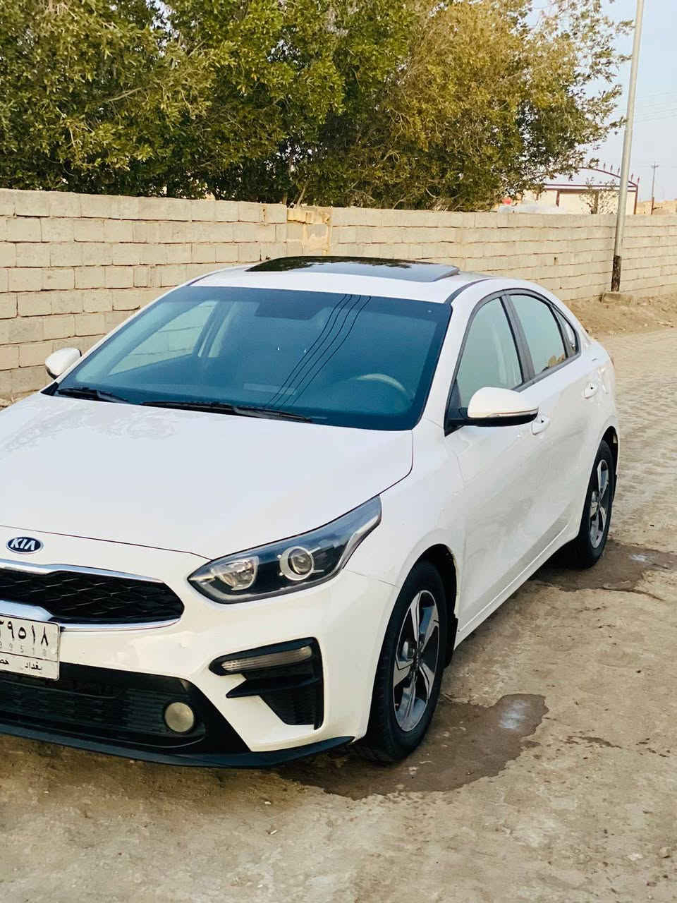 سلام عليكم للبيع كيا سيراتو 2020
سياره كفاله فقط بارد بل جاملغ الكدام
موصفات
فتحه سلايت
ويل كب
تبريد قطعتين
محرك 1600كفاله
اشاير مري
تحكم ستيرن

 ماشيه 104الف حقيقي
سياره تخم تاير عليه منضومه زنون
رقم بغداد
محرك كير حداديه تبريد شرط وكفاله السعر147وبيه مجال  مكانه السماوه ناحيه الكرامه ***********
