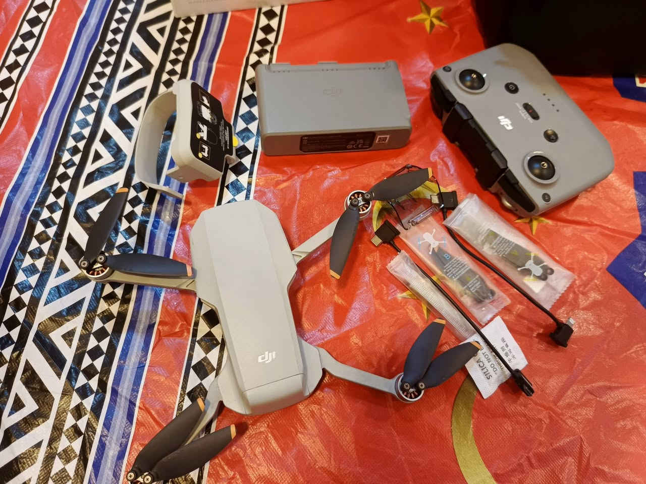 عيدكم سعيد وكل عام وانتم بخير
مني 2 كومبو بطاريات ثلاثة وريش احتياط وجنطة غراض كاملة 
السعر ٥٠٠ بيهة مجال للتفاوض 
جاهزة اطير وتصور ثبات عالي وتصوير بدقة عالية احترافية 
تجي تفحص واطير وتصور وتقتنع وتشتري وبخدمتك
جماعة اليكسر بالسعر رجاءا لا تعلق 
ملاحظة : الدرون مبدل ذراع امامي يسار 
مكاني بغداد حي الجامعة


**إذا كنت صاحب هذا الإعلان وتريد حذفه لأي سبب، رجاءا أرسل رسالة إلى الدعم الفني**