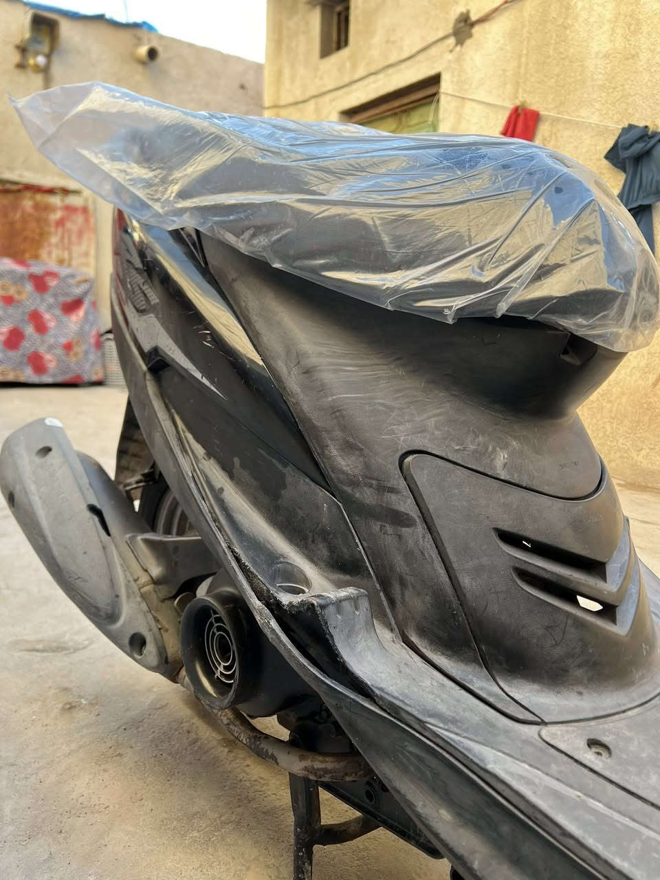 سلام عليكم "ماكس عدله رمبه "دراجه صارلي يوم 15 منزلها مـטּ الحاويه دراجه نضيفه جيب فيتر و افحص كهرباياتها كلها شغاله دراجه خير مـטּ الله رايدها "1050 " بيها مجال قليل للشرايه و اللي يدخلي خاص ـلا يكسر بـ السعر رجاءأ 
عنواني البصره الاصمعي هاذ رقمي للتواصل ***********
