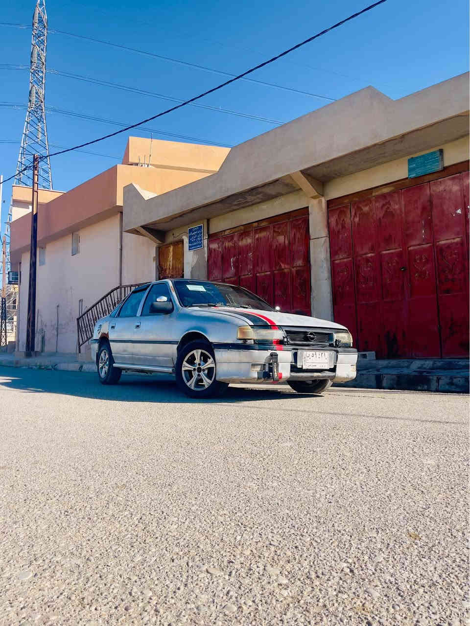 اوبل فيكترا موديل 91حجم 18 كير عادي فتحه سقل اربع بيبان جام كهربائي دفتر بانزين بي السعر 23وبيها مجال لشراي وقابل للمراوسة حسب قناعة لطلب والاستفسار:*********** مكان السيارة كركوك كركوك, العراق
