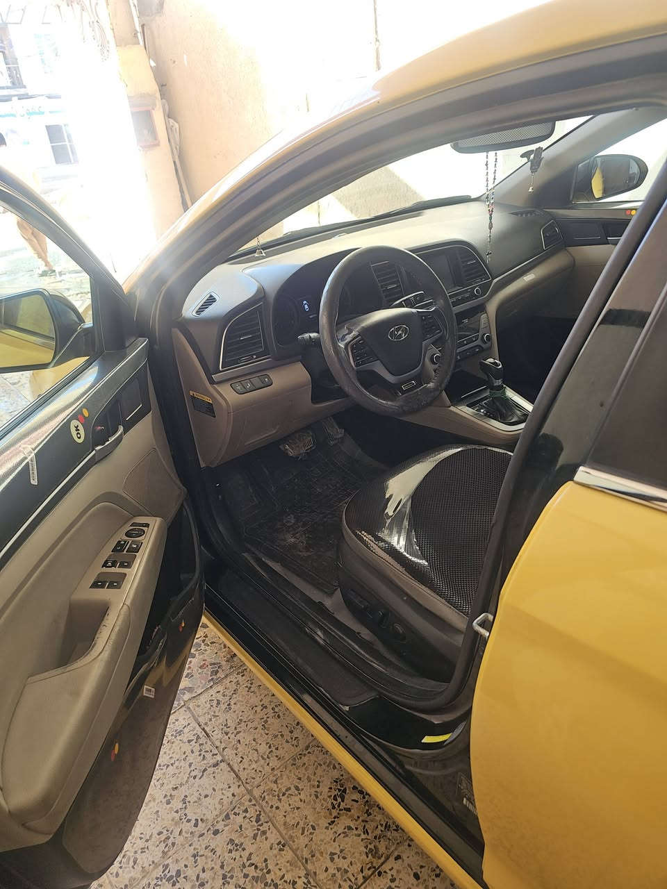 السلام عليكم النترا 2017 وارد امريكي سياره فول واحد على واحد حادث سياره بس جنطه سيارهنسياره جير مكينه كفاله سياره على وضع الشركه ما ملعوب بيها سياره باسمي تحويل ثاني يوم مكانها بغداد والسعر 128 والاستفسار على هذا الرقم***********
