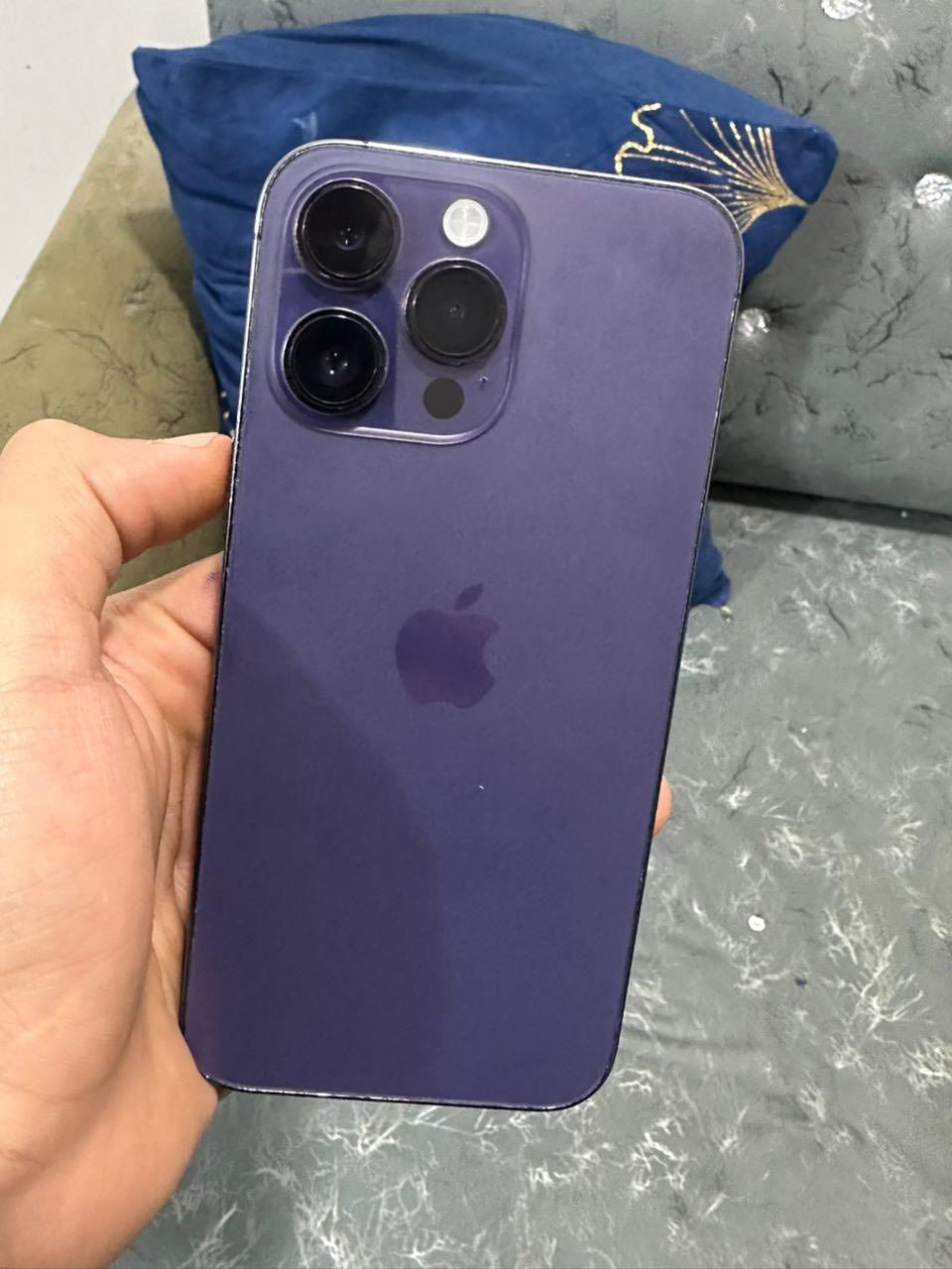 السلام عليكم آيفون 14برو ماكس  مبدل شاشه وبطاريه بطاريه مال تفصيخ ذاكره 256لون بنفسجي فيس آيدي شغال الباقي مكفول مكاني بغداد جسر ديالى الجديد متواجد فيس واتساب رقمي 
*********** 
السعر 600قفلل
