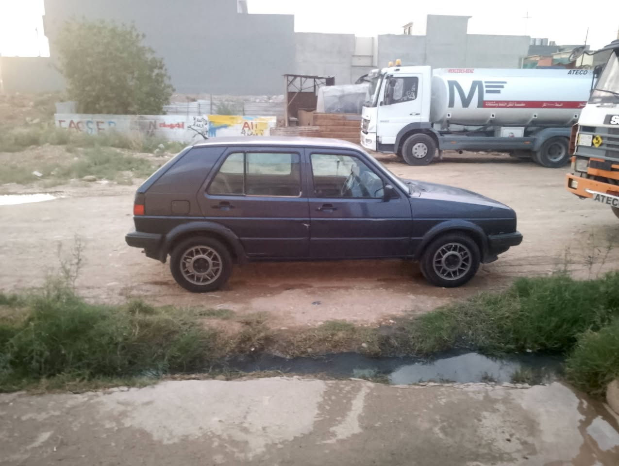 السلام عليكم كولف لبيع موديل( 89) شرط على وضع الشركه مكينه 8/0 بيها تبخير سياره حلوه وصبغ مابيها ولا ضربه الدواير ممصلحه بعد رقم بيها ماشي بنص المعامله وتحويلها ميكلف اكثر من 400الف وشرعي موجود يمي كاربون بنزين بيها  عنوان موصل حي الميثاق *********** ماسنجر ماجاوب خابر ودلل
