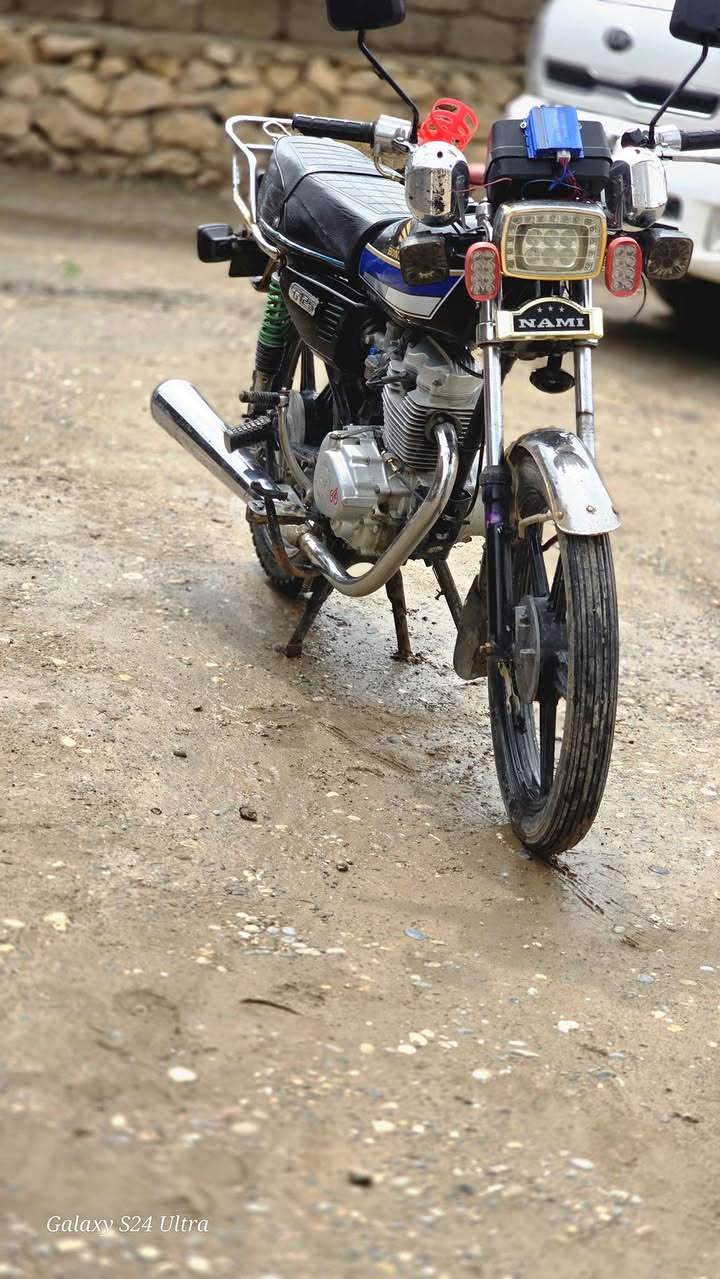 دراجه ارشه للبيع موديل 18 السعر 350 بي مجال
***********
