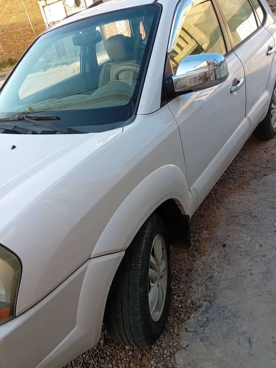 سلام عليكم توسان موديل ٩بيه صبغ باب السائق والي بصفه بدون دواخل كير محرك مكفول سعره ١٠٥ بيه مجال قليل بغداد 
***********
***********
