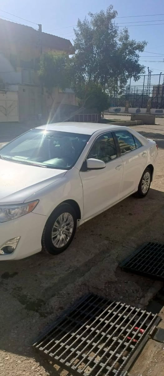 سلام عليكم للبيع كامري موديل 2012 مواصفات LE رقم سليماني سنويه ل29 سيارة نضيف مال بيت للتفاصيل اتصال على رقم ***********
